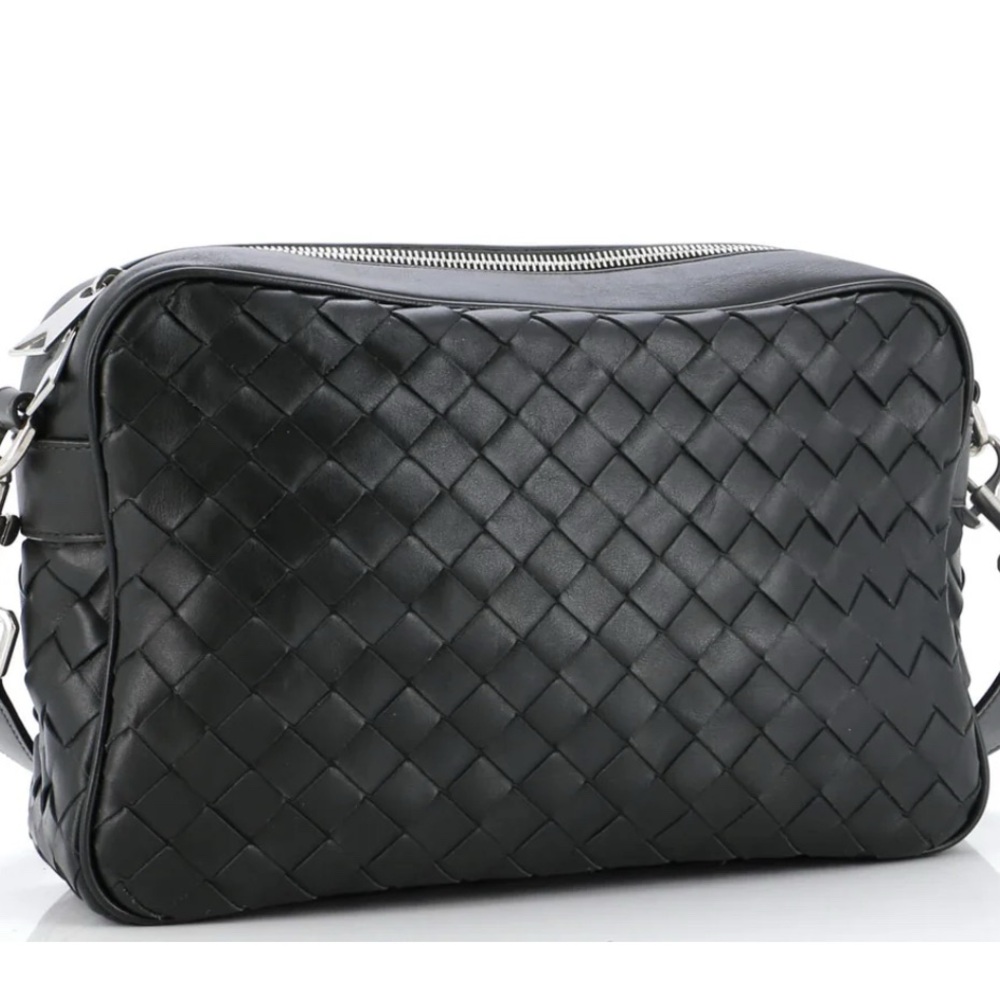 Bottega Veneta hunter green Convertible Camera Bag Intrecciato Nappa Medium